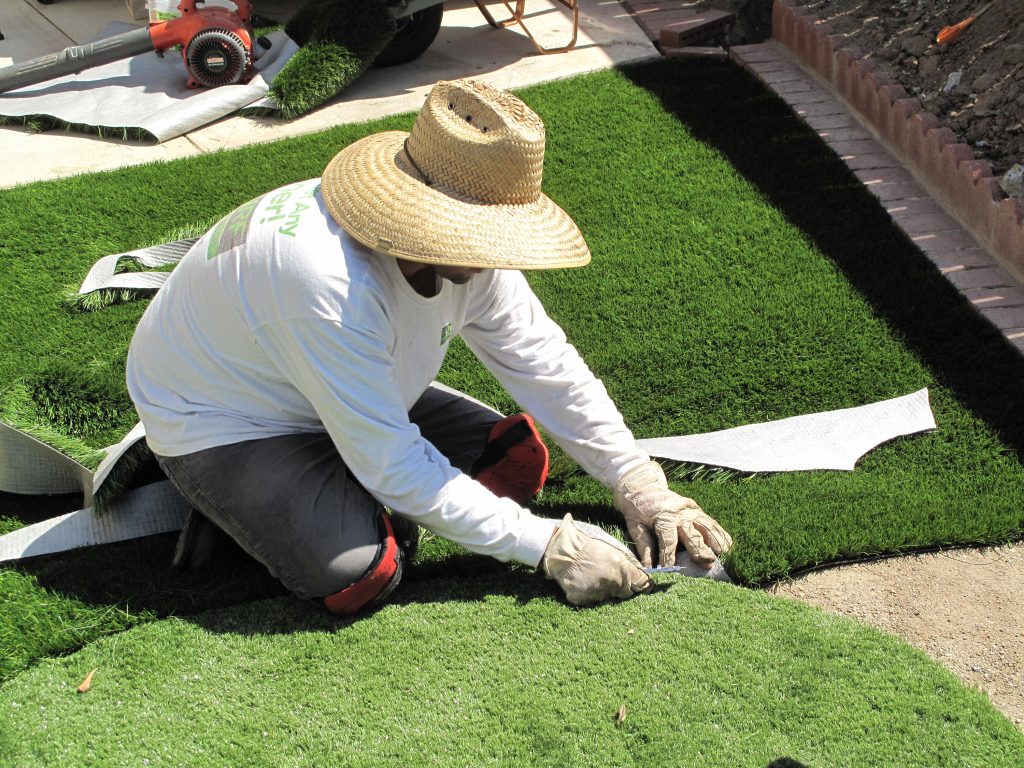 The Great Turf Debate: Artificial vs. Real Grass in Arid Regions